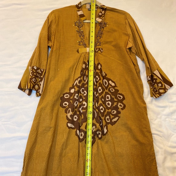 EARTHBOUND Mustard and Brown Long Sleeve Tunic Dress - Picture 6 of 8